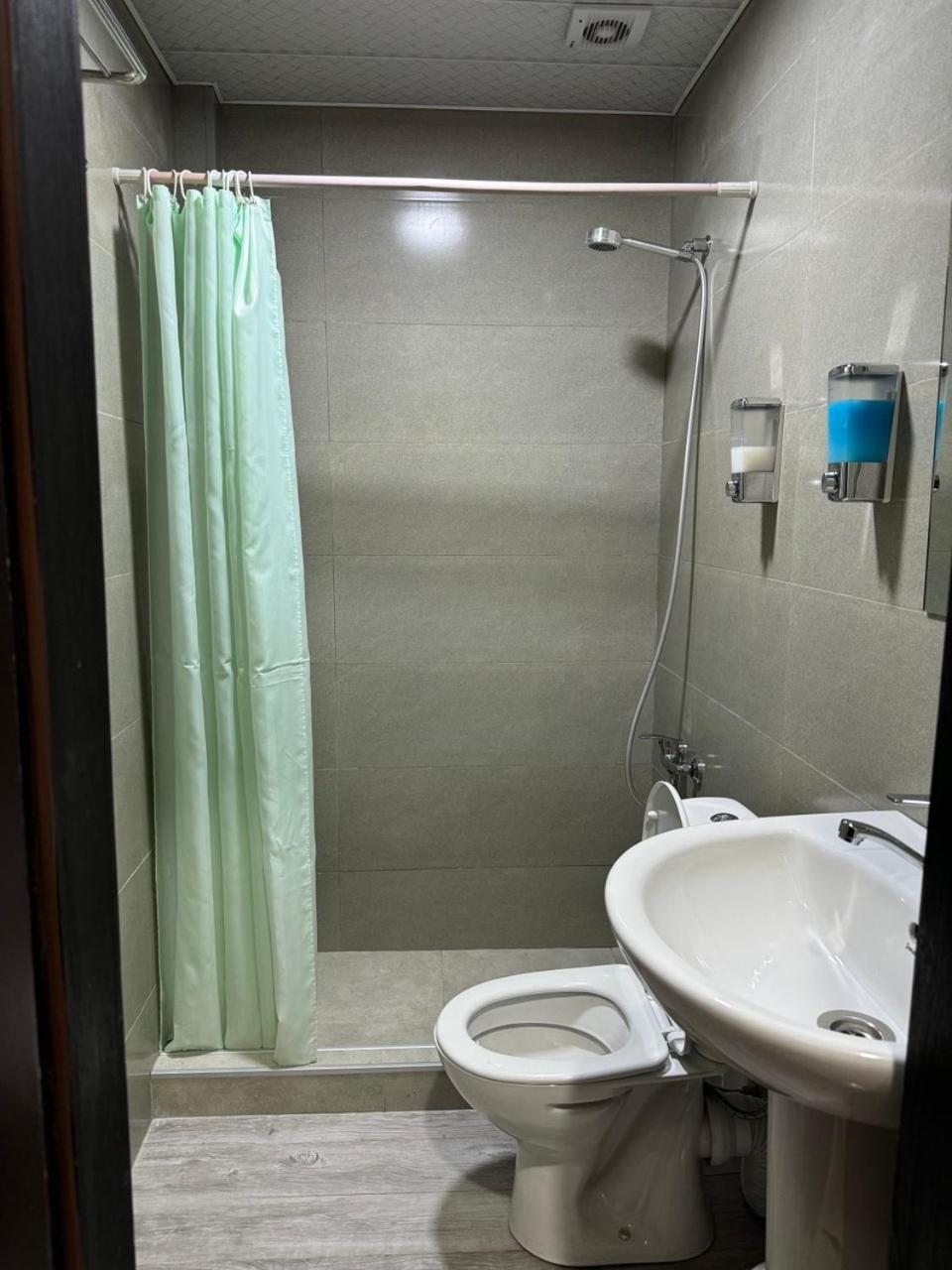 טביליסי Hotel Skib מראה חיצוני תמונה